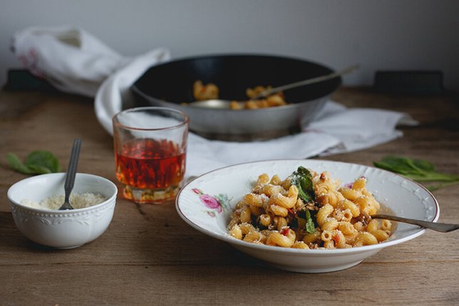 Pasta sa suvim vrganjima i svežim paradajzom/ Feragosto