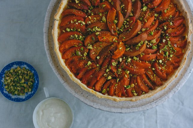 Tart sa kajsijama i maskarponeom/Gozba je naša, Gozba je prva