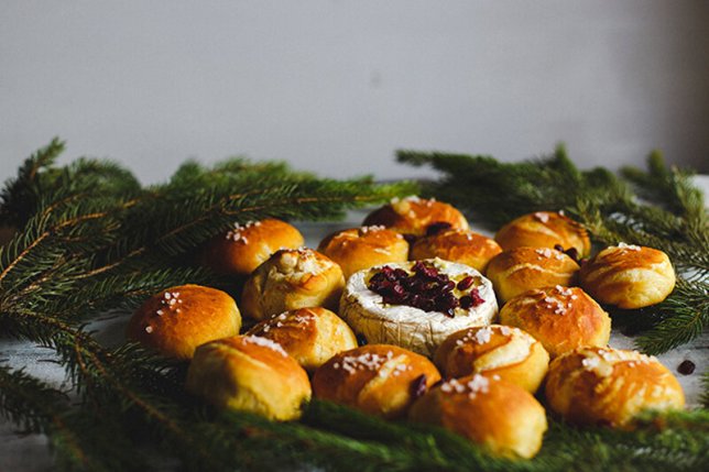 Venac od bavarskog peciva i kamembera & dobitnici rođendanskog&nbsp;darivanja