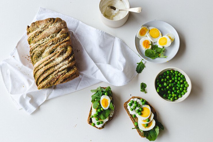 Upleteni hleb sa pestom od sremuša/ Nađemo se kod doručka