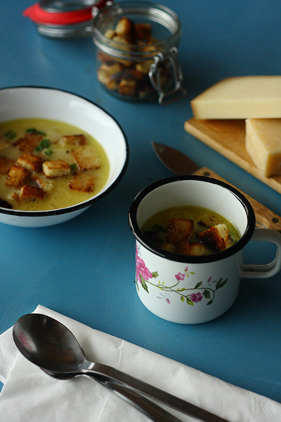 Supa od sira/Nedelja na selu