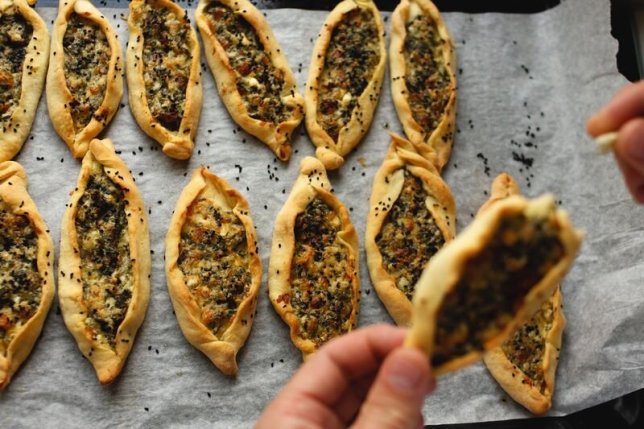 Čamčići sa feta sirom i bademima/Siriana, gost na blogu&nbsp;Miljan